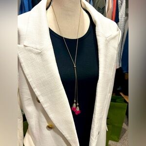 Ann Taylor necklace - like new - no call outs.